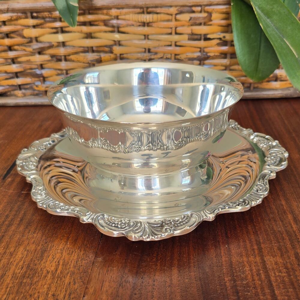 Vintage Wallace Baroque Silver Plate Sauce Boat With Attached Underplate Classic